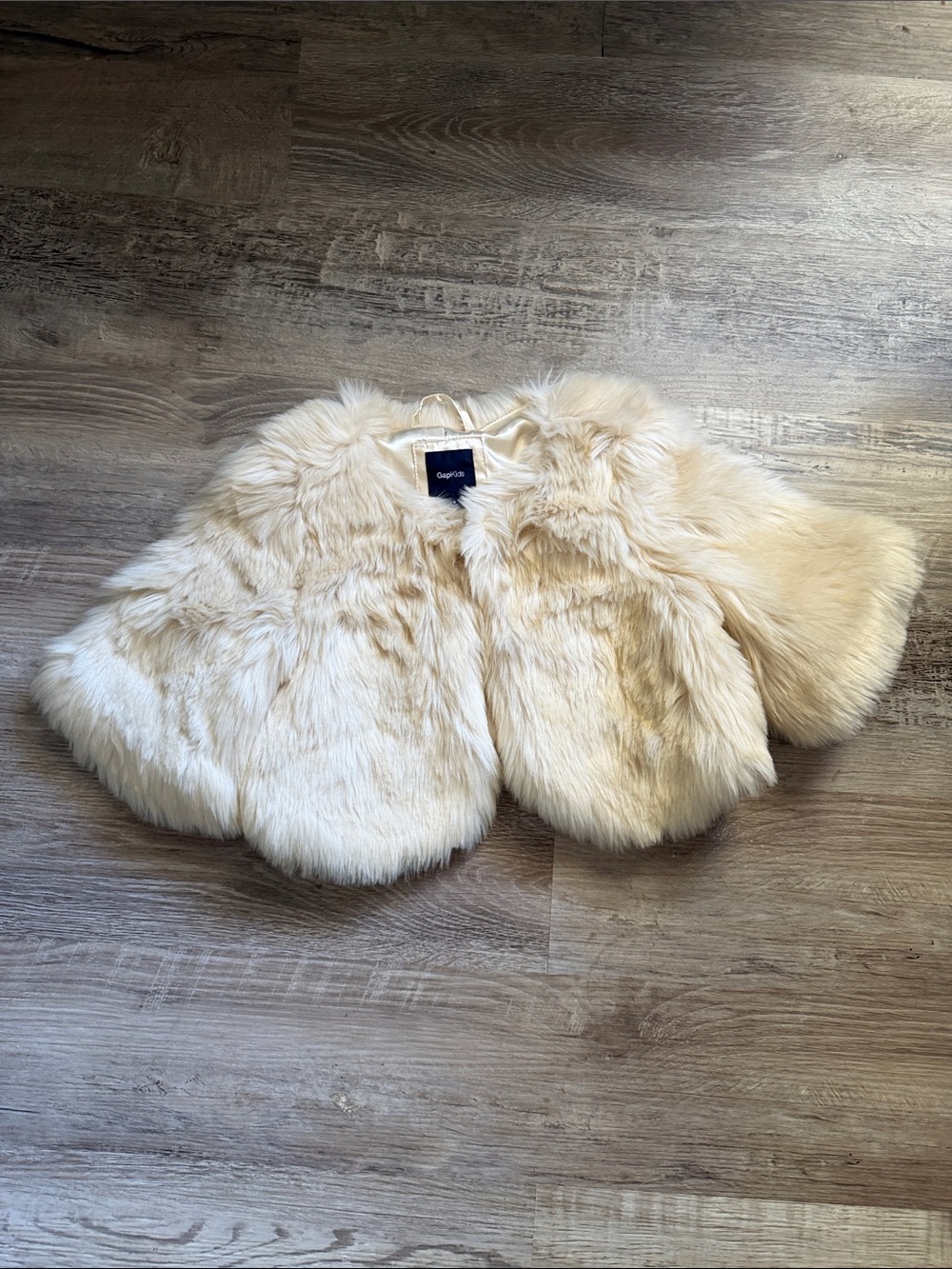 NWT GAPKids Recycled Cream Faux Fur Capelet